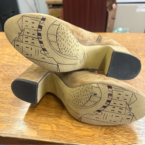 BELLA VITA Women’s Brown Chain Link Diaz Almond Block Heel Leather Booties 7.5M - Picture 8 of 10